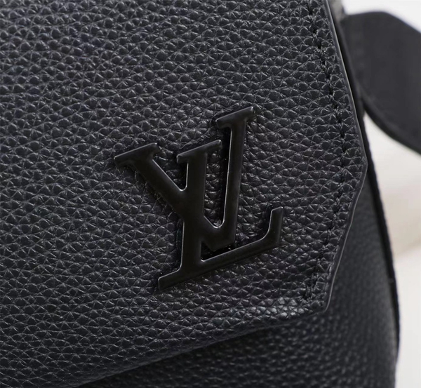 ルイヴィトンバッグ素材ディテール